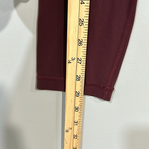 LULULEMON WOMENS BURGUNDY CROPPED LEGGINGS CROPPED HIGH RISE SZ 2 - Picture 6 of 8